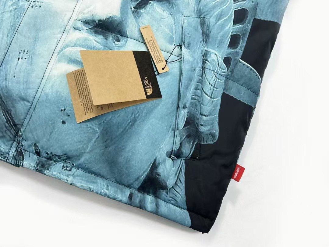 JAQUETA THE NORTH FACE NEW YORK